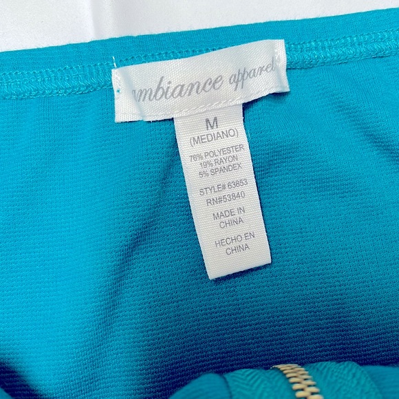 Zip Up Crop Top | Size Medium - Picture 3 of 3